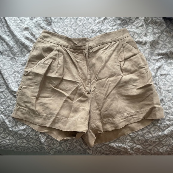 Beige Aritzia (Wilfred) shorts - Picture 1 of 3